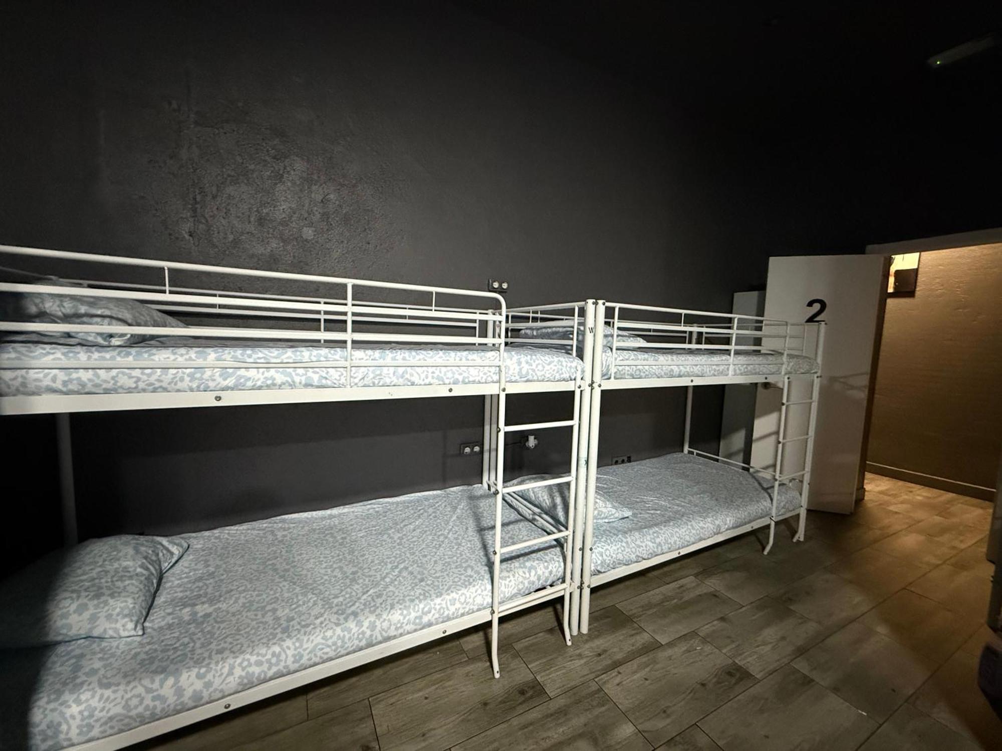 HC Hostel Madrid Buitenkant foto